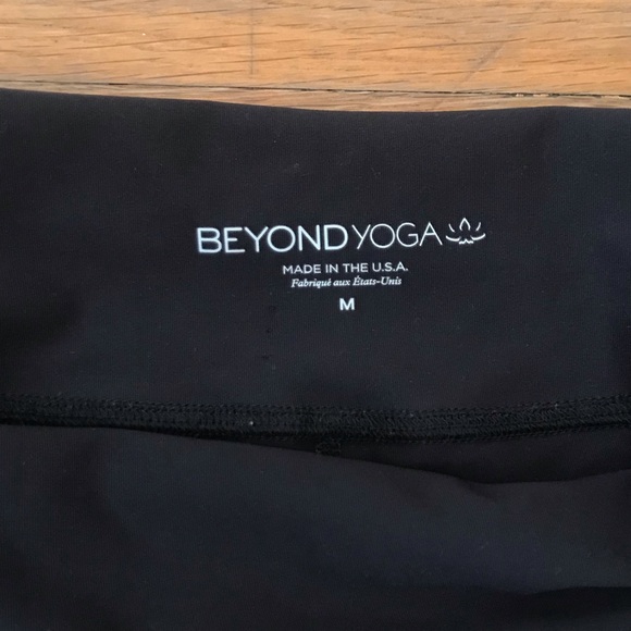 Limited Edition Beyond Yoga Black Leggings - Picture 4 of 5